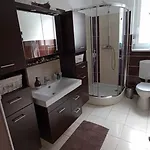 Klau & Bali Apartmanhaz *