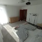 Klau & Bali Apartmanhaz Sopron