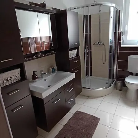 Klau & Bali Apartmanhaz *
