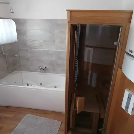 Klau & Bali Apartmanhaz *